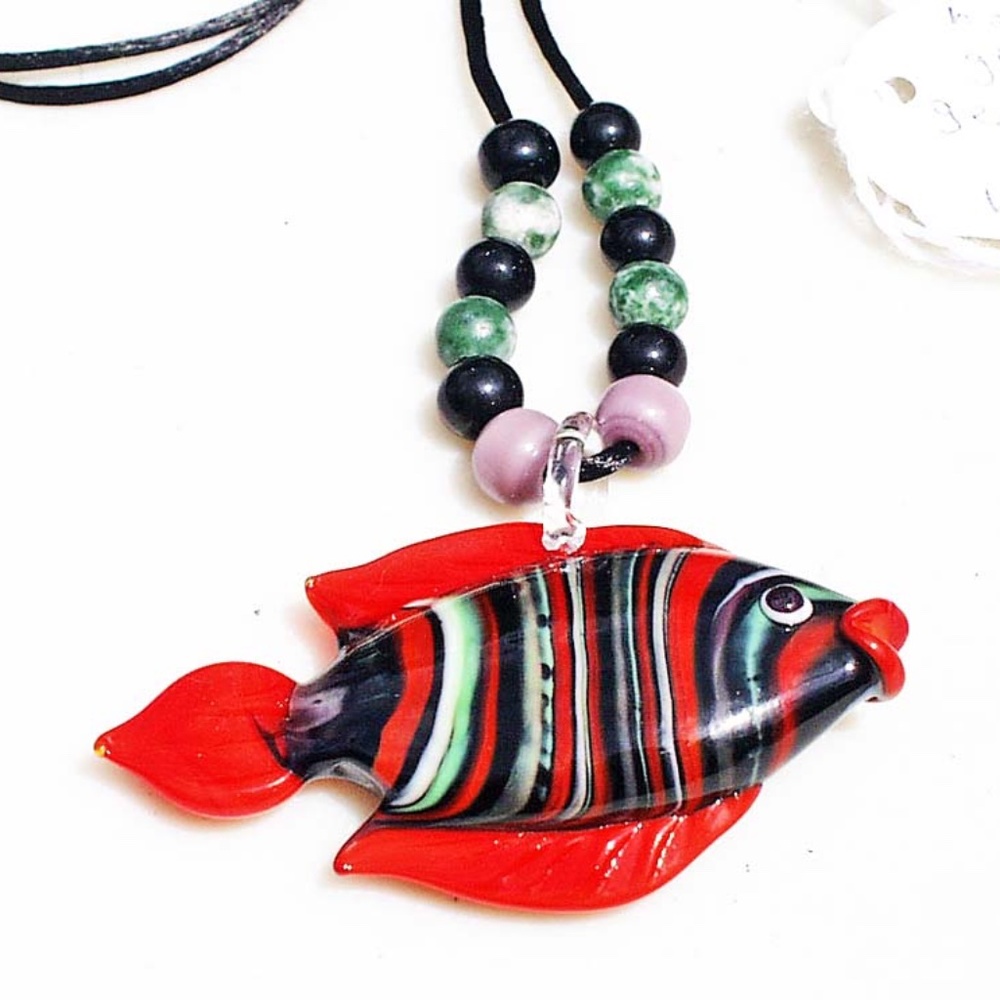 3D FISH IN HANDBLOWN GLASS NECKLACE, FULL COLOUR BOTH SIDES, 22 INCHES, WITH